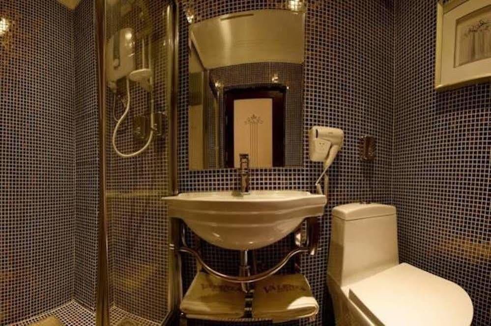 Hotel Valenza Куала Лумпур Екстериор снимка