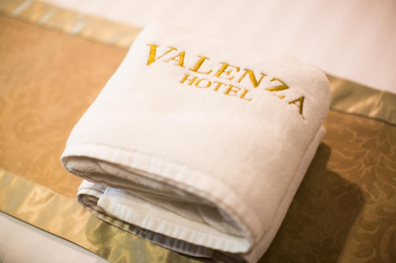 Hotel Valenza Куала Лумпур Екстериор снимка